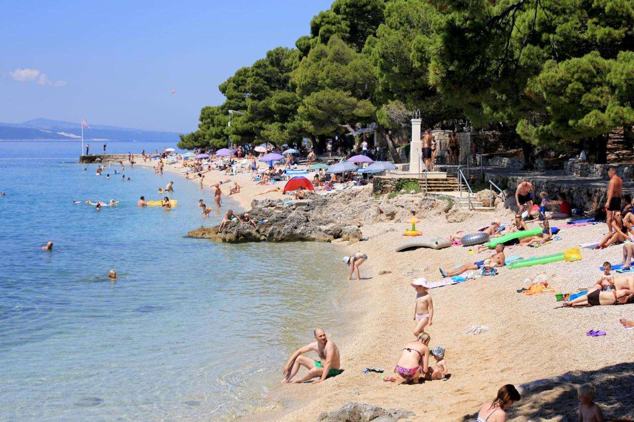 Apartments By The Sea Brela, Makarska - 11821 Екстериор снимка