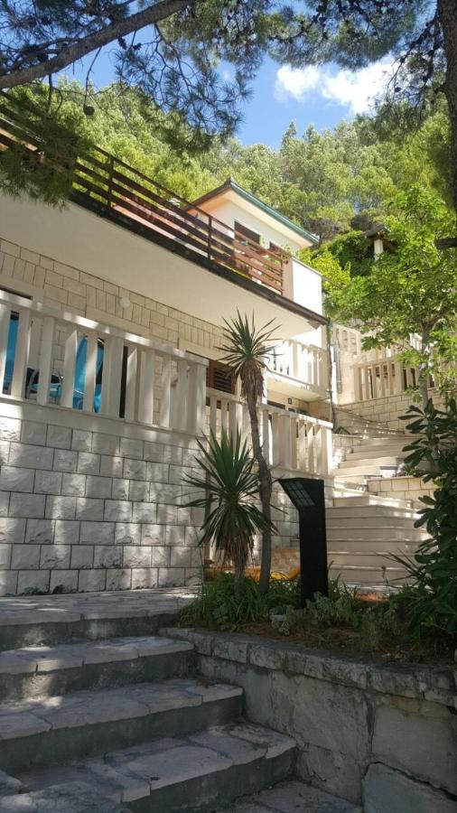 Apartments By The Sea Brela, Makarska - 11821 Екстериор снимка