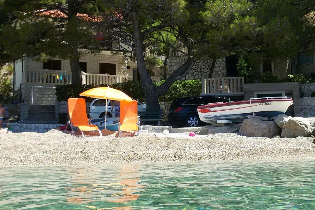 Apartments By The Sea Brela, Makarska - 11821 Екстериор снимка
