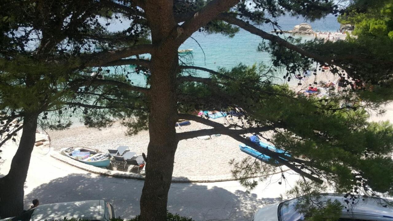 Apartments By The Sea Brela, Makarska - 11821 Екстериор снимка