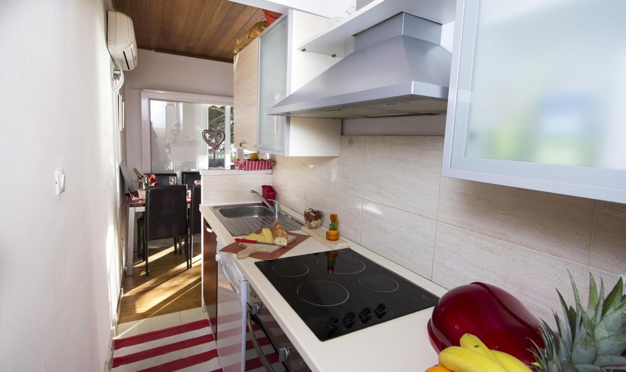 Apartments By The Sea Brela, Makarska - 11821 Стая снимка